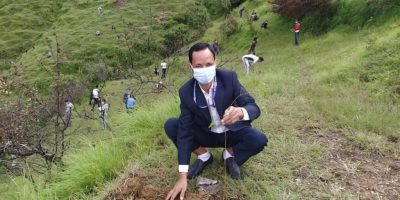 निजामती दिवसको अवसरमा बृक्षारोपन