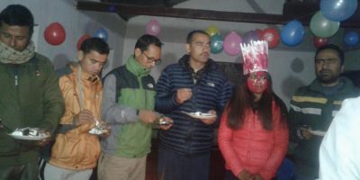 १ महिनाको सेवाकालिन तालिम पश्चात साथी रोमा पाण्डेको जन्मदिन मनाउदै